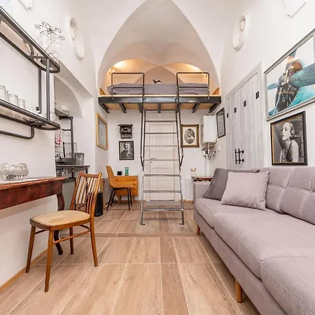 Tesla Opera 호텔 *